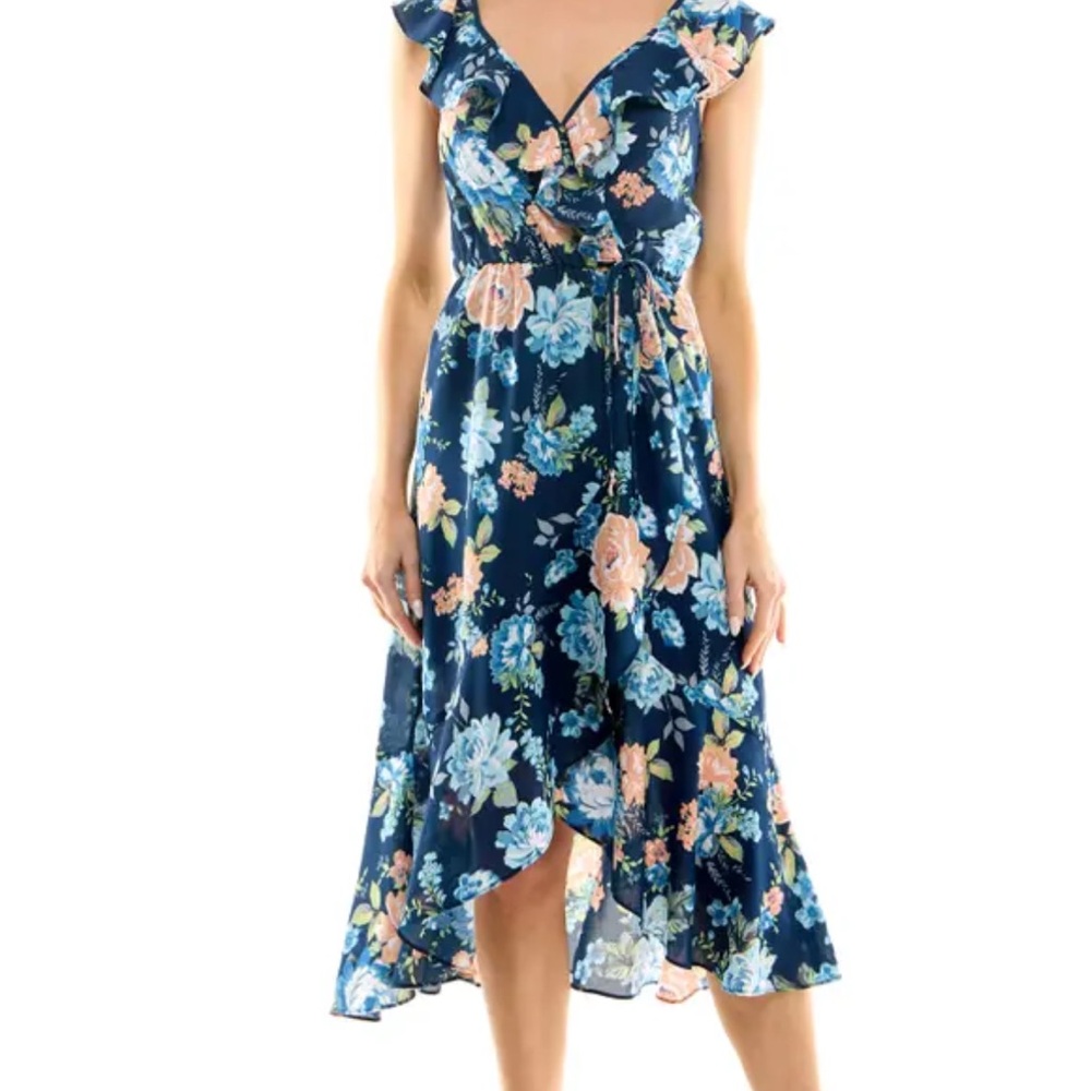 socialite floral dress, size large

Worn one